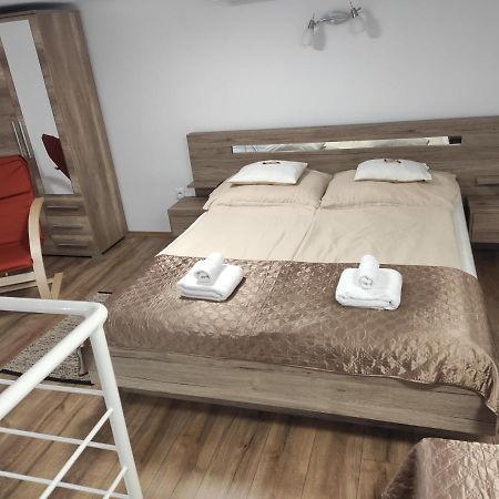 Kossuth Garden Apartment Debrecen Luaran gambar